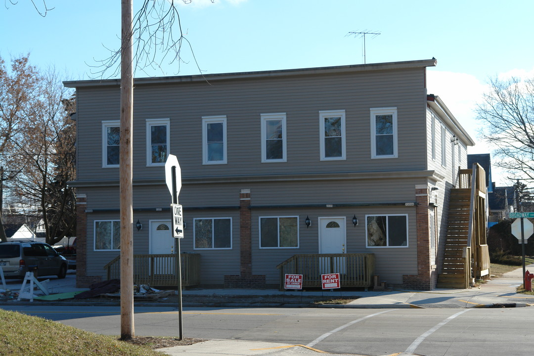 1335 Broadway Ave in Sheboygan, WI - Building Photo