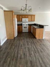 13117 Turnberry in Southgate, MI - Building Photo - Building Photo