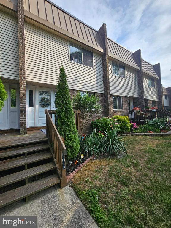property at 5606 Burk Ave
