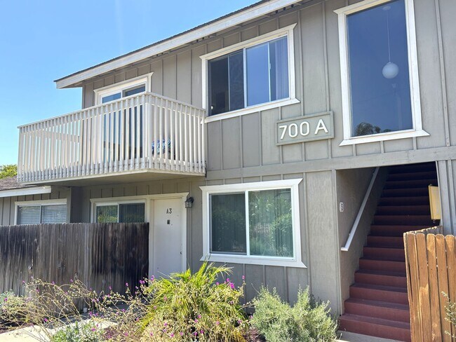 700 Regal Rd in Encinitas, CA - Building Photo - Building Photo