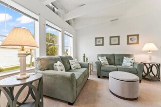 8913 SW Chevy Cir in Stuart, FL - Building Photo - Building Photo