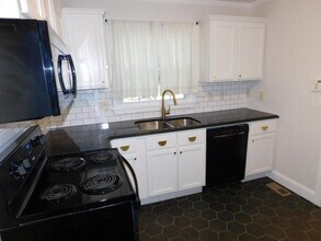 482 Hyde Dr NE in Marietta, GA - Building Photo - Building Photo
