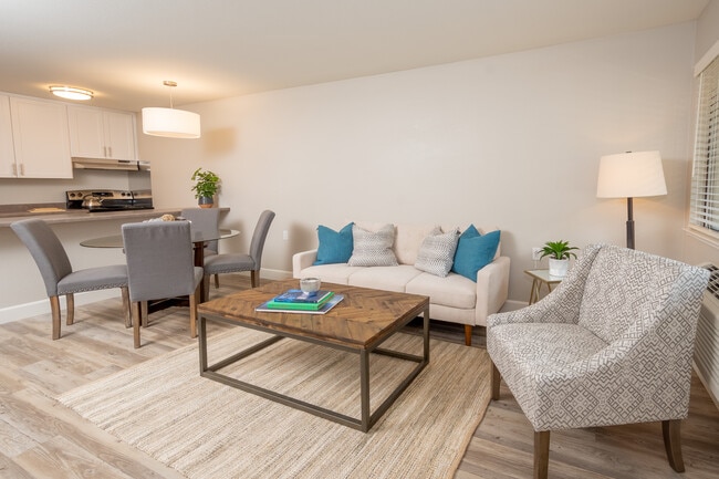 Ellinwood Apartments in Pleasant Hill, CA - Building Photo - Building Photo