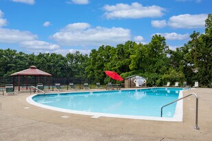 Countrybrook Apartments in Louisville, KY - Building Photo