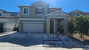 1317 Essence Ln in Fairfield, CA - Building Photo