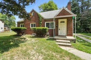 822 Searles Rd in Toledo, OH - Building Photo