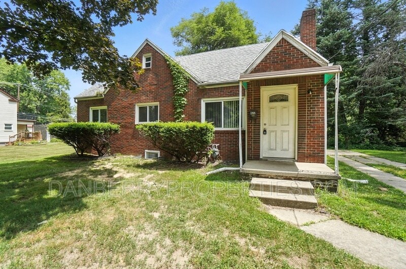 822 Searles Rd in Toledo, OH - Building Photo