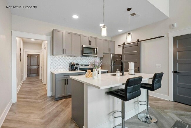 property at 530 E Rich St
