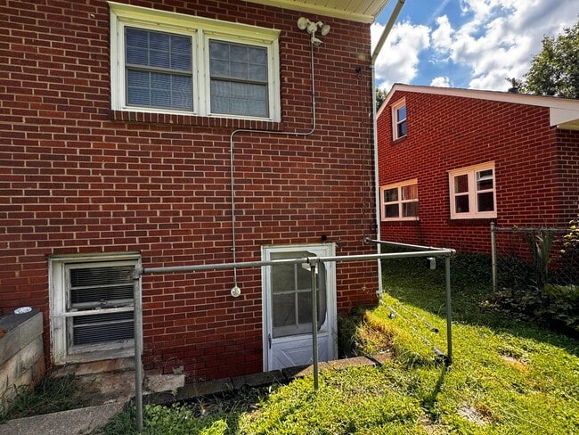 property at 1506 Broad Ave