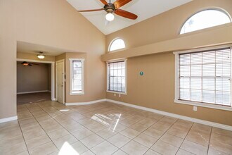 1915 S 39th St in Mesa, AZ - Foto de edificio - Building Photo