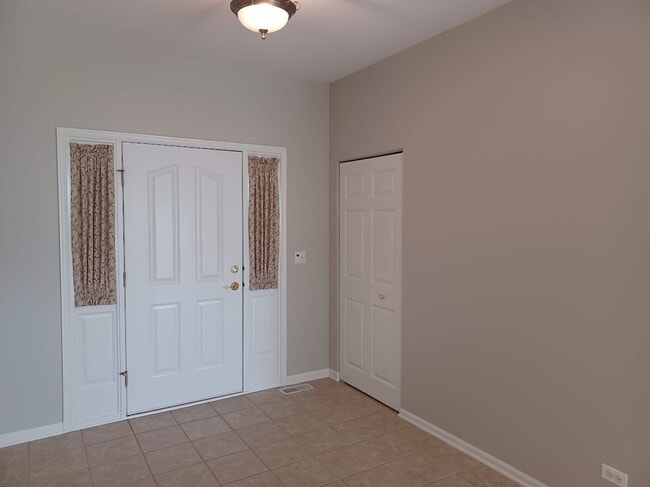 24463 Tufton St in Plainfield, IL - Foto de edificio - Building Photo
