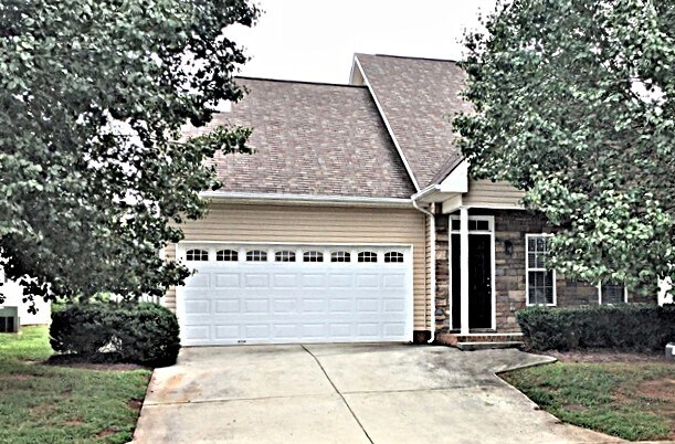 121 Cameron Way Cir in Winston-Salem, NC - Building Photo