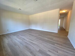 828 Ridgeway Ave in Hampton, VA - Building Photo - Building Photo