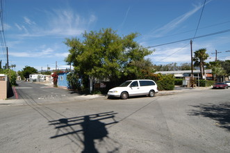 Orange Grove Trailer Park in San Fernando, CA - Foto de edificio - Building Photo