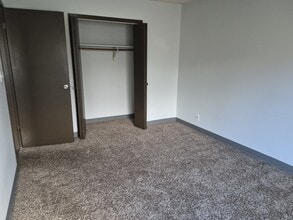1715 Edgewood Dr NW in Cedar Rapids, IA - Building Photo - Building Photo