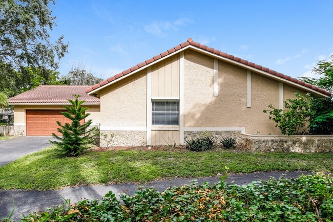 4081 NW 115th Ave