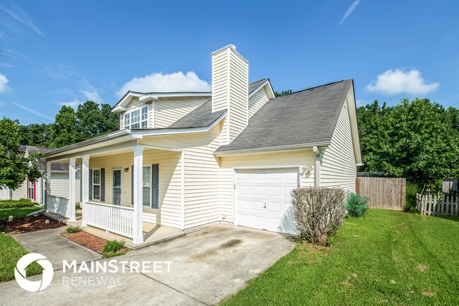 4012 Meadow Glen Way in Fairburn, GA - Building Photo - Building Photo