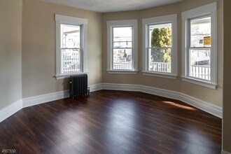 42 N Willow St-Unit -1 in Montclair, NJ - Building Photo - Building Photo