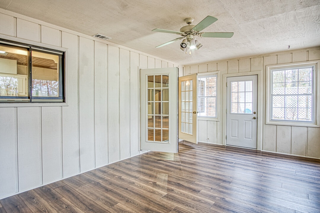 1 Provecho Ln in Hot Springs, AR - Building Photo