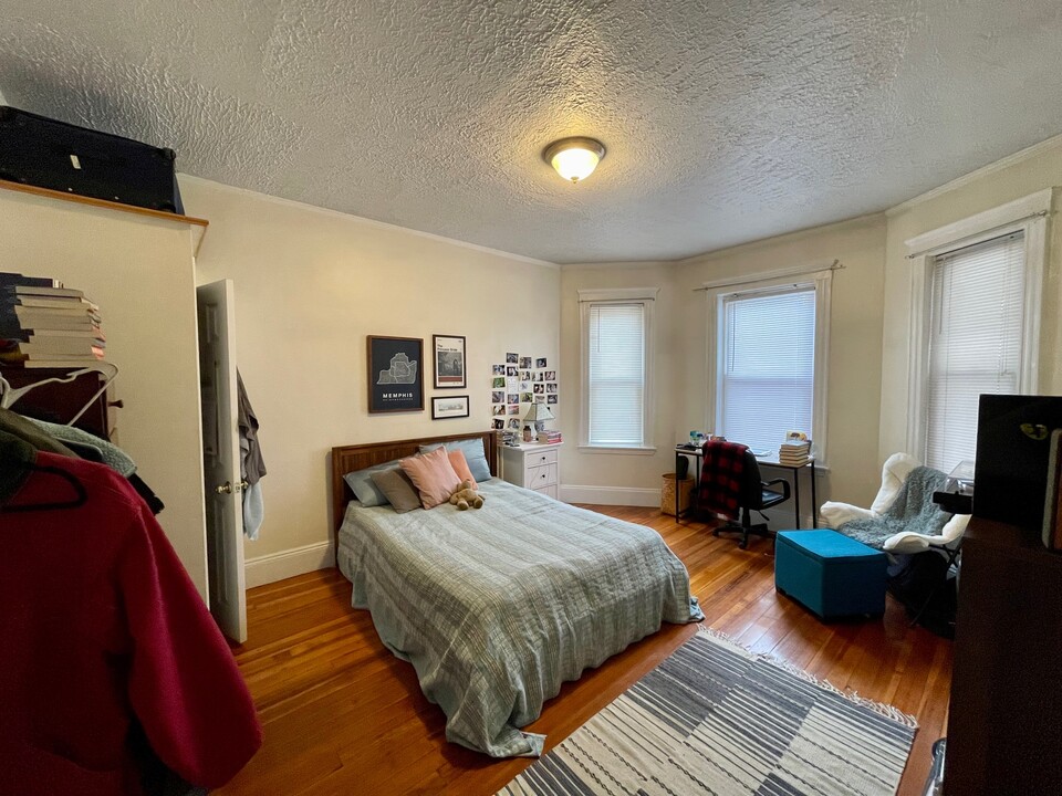 162 Kelton St, Unit #2 in Boston, MA - Building Photo