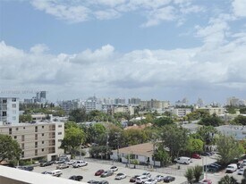 800 West Ave, Unit 818 in Miami Beach, FL - Building Photo