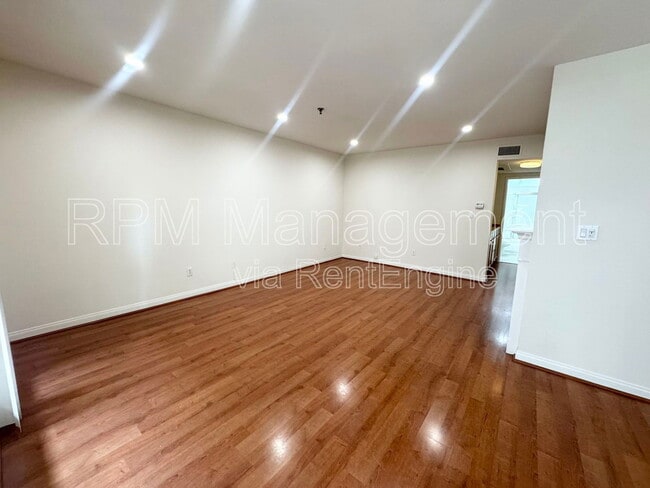 property at 843 Hayworth Ave