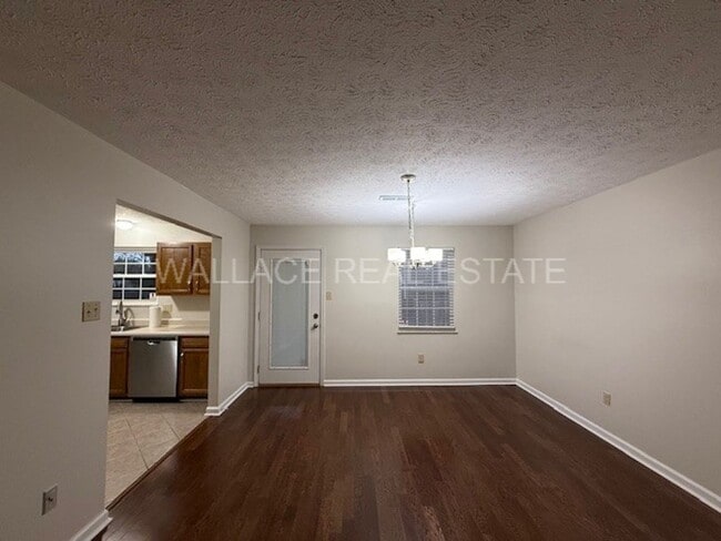 1325 Woodridge Dr in Knoxville, TN - Building Photo - Building Photo