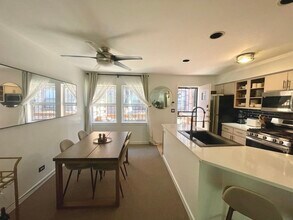1007 E 61st St in Chicago, IL - Building Photo - Building Photo
