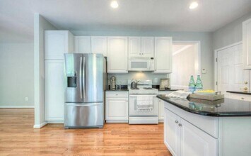 6961 Klett Dr in Fort Belvoir, VA - Building Photo - Building Photo