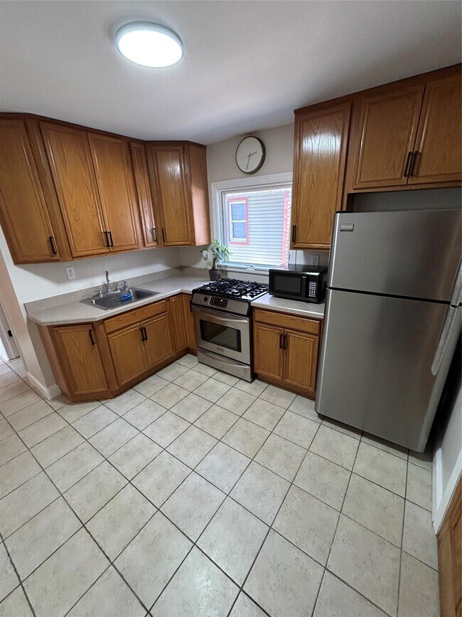 28 Acorn Terrace in New Rochelle, NY - Building Photo - Building Photo