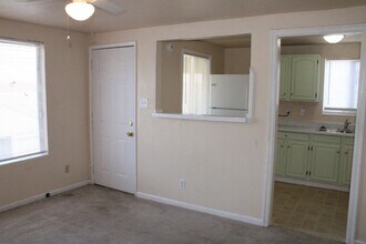 46 E 6th St in Antioch, CA - Foto de edificio - Building Photo