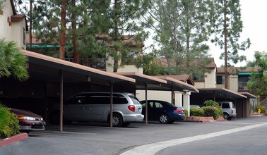 Valley View Terrace in Poway, CA - Foto de edificio - Building Photo