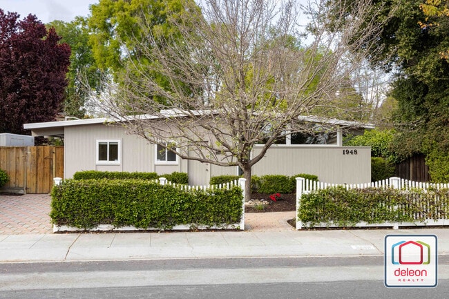 1948 Edgewood Dr in Palo Alto, CA - Foto de edificio - Building Photo