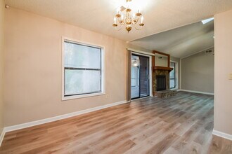 4902 N Redan Cir in Stone Mountain, GA - Building Photo - Building Photo