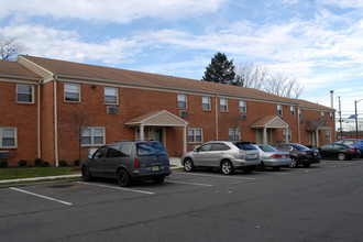 Polo Ridge Apartments in Burlington, NJ - Building Photo - Building Photo