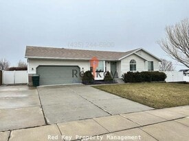 1361 N 550 E in Tooele, UT - Building Photo