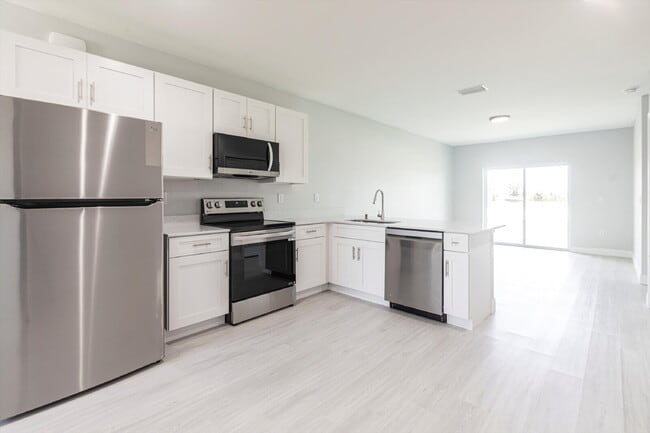 12167 Tetzel Ave in Port Charlotte, FL - Building Photo - Building Photo