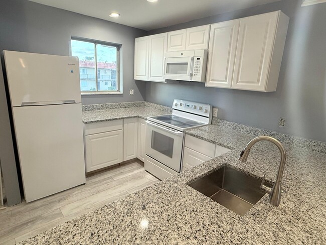 6112 Forest Hill Blvd in West Palm Beach, FL - Building Photo - Building Photo