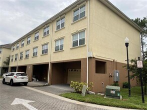 10144 Arbor Run Dr in Tampa, FL - Foto de edificio - Building Photo