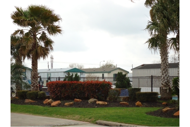 Sun Meadows Mobile Home Park in Alvin, TX - Building Photo - Building Photo