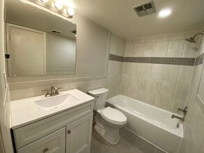 Cleveland Arms Apartments in Arlington, VA - Foto de edificio - Building Photo