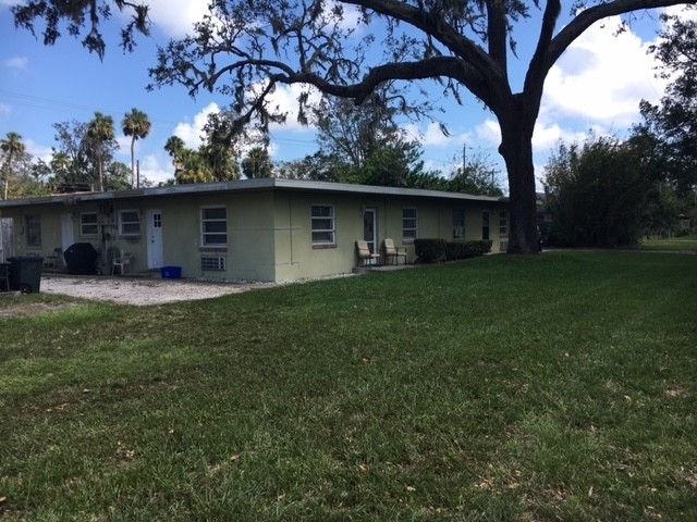 62 S Orchard St in Ormond Beach, FL - Foto de edificio