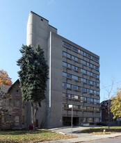 Spencer House in Toronto, ON - Building Photo