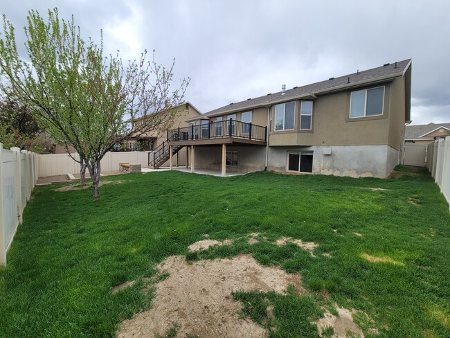 7742 Willow Walk Ln in Eagle Mountain, UT - Building Photo - Building Photo