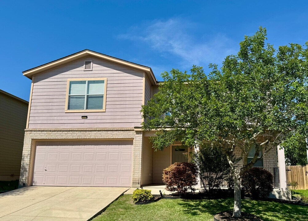 204 Gatewood Oak in Cibolo, TX - Building Photo
