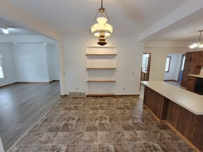 322 1/2-316-312 W Columbia St in Chippewa Falls, WI - Building Photo - Building Photo