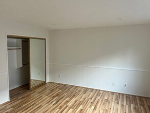13112 Moorpark St in Los Angeles, CA - Building Photo - Building Photo
