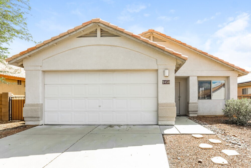 9454 E Pale Blue Topaz Ln in Tucson, AZ - Building Photo