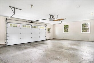 33 Upland Way in Barrington, RI - Building Photo - Building Photo