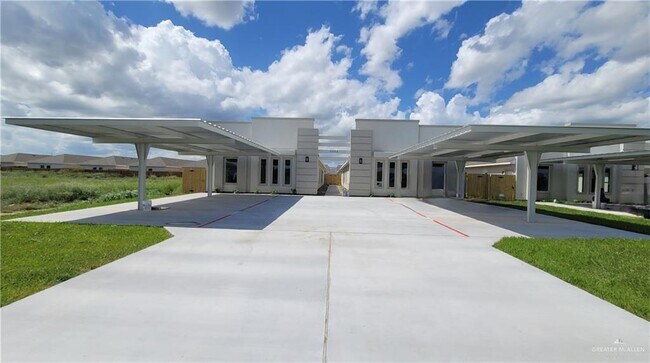 3056 Stark Rd in Weslaco, TX - Building Photo - Building Photo